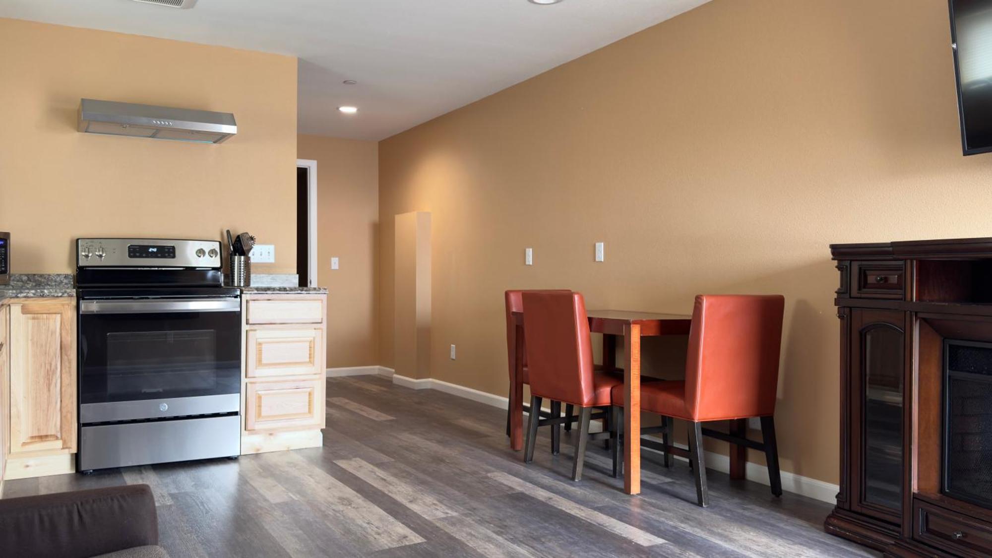 Far West Cabin-Tiny Homes Rental ฟอร์กส์ ภายนอก รูปภาพ