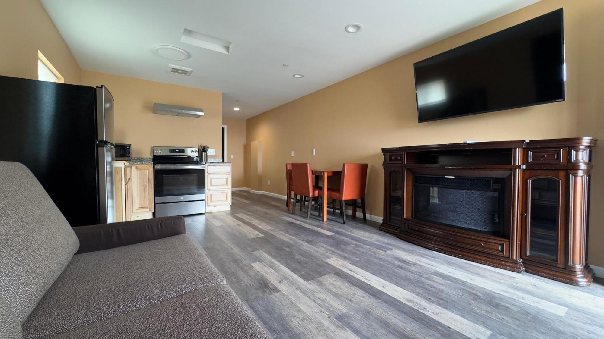 Far West Cabin-Tiny Homes Rental ฟอร์กส์ ภายนอก รูปภาพ